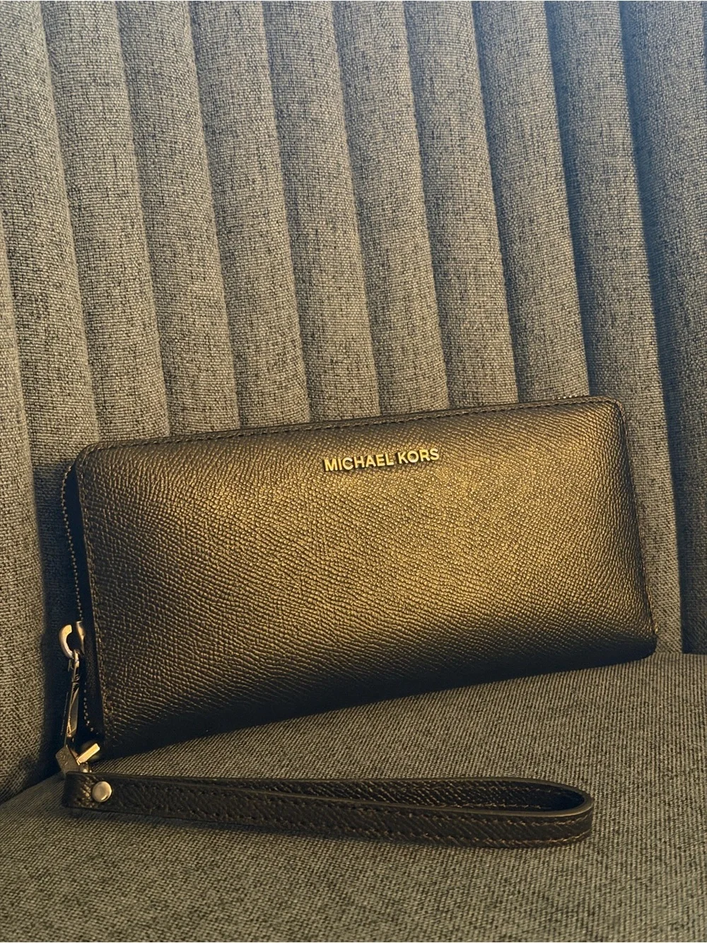 Michael Kors Black & Silver Wristlet